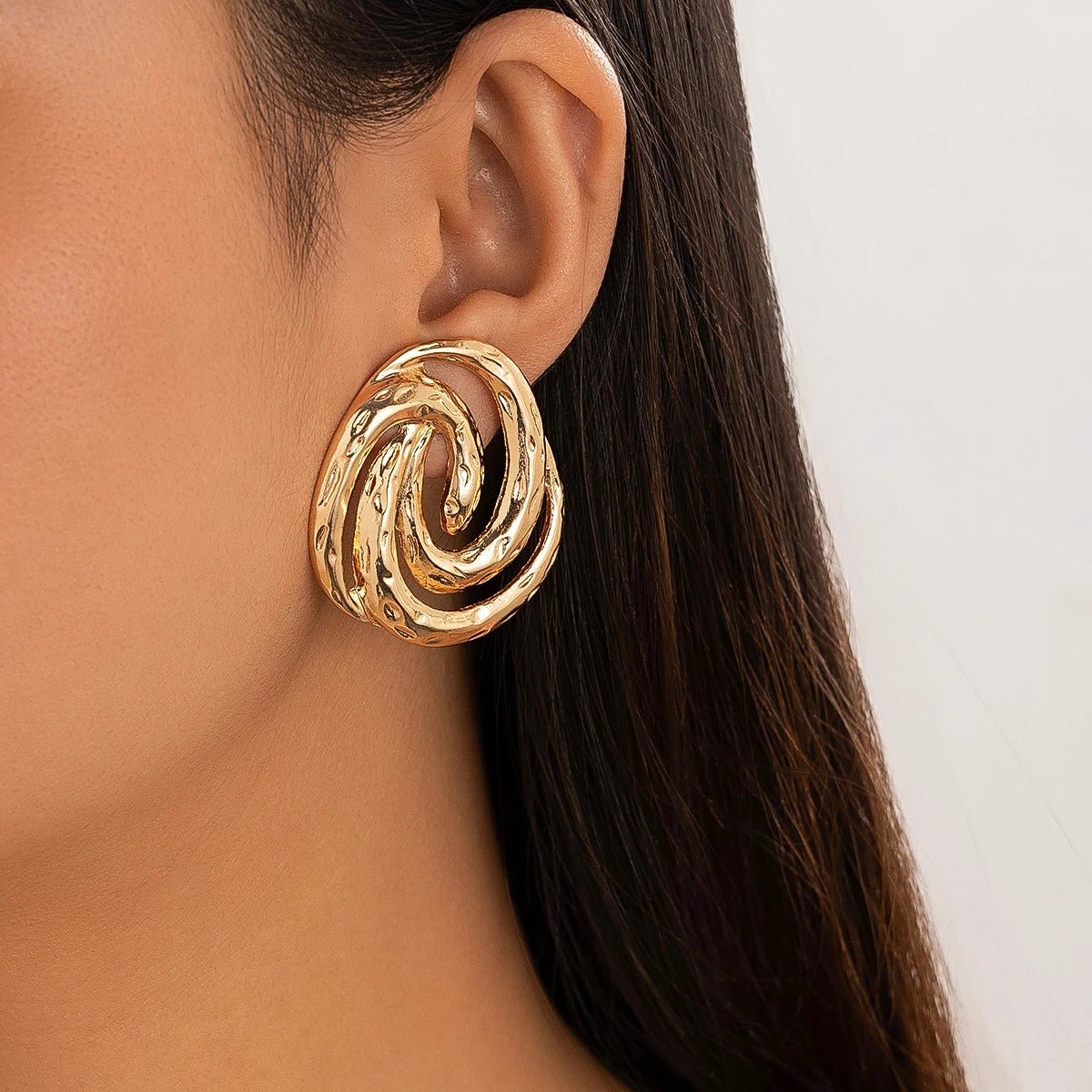 Boucles d’Oreilles Dorée Spirale Martelée