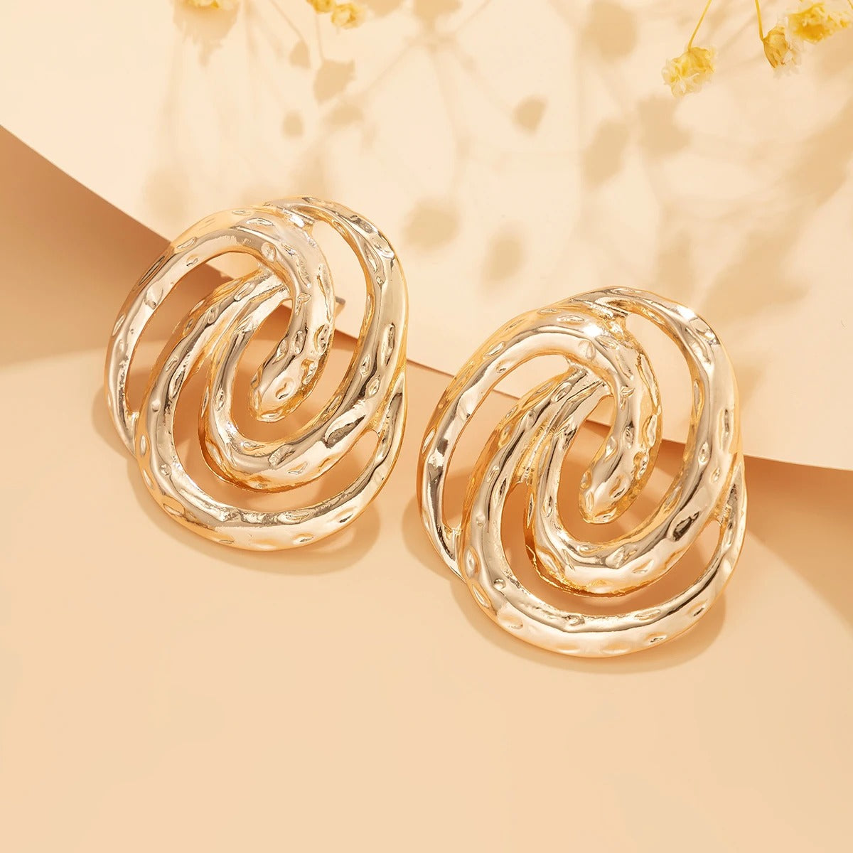 Boucles d’Oreilles Dorée Spirale Martelée