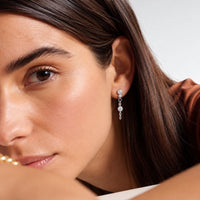 Boucles D’oreilles Pendantes Originales Chaînette Et Pierres Rondes