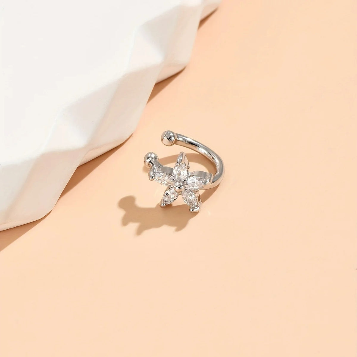 Ear Cuff Argenté Fleur Zircon