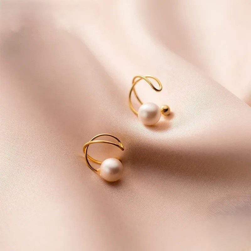 Ear Cuff Dorée et Perle Blanche