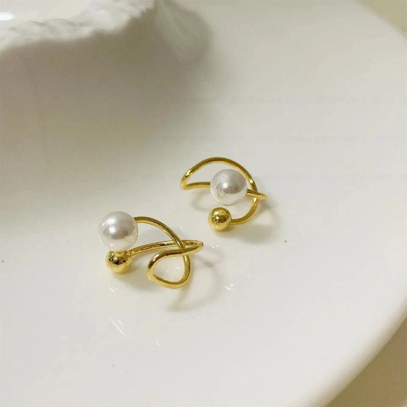 Ear Cuff Dorée et Perle Blanche