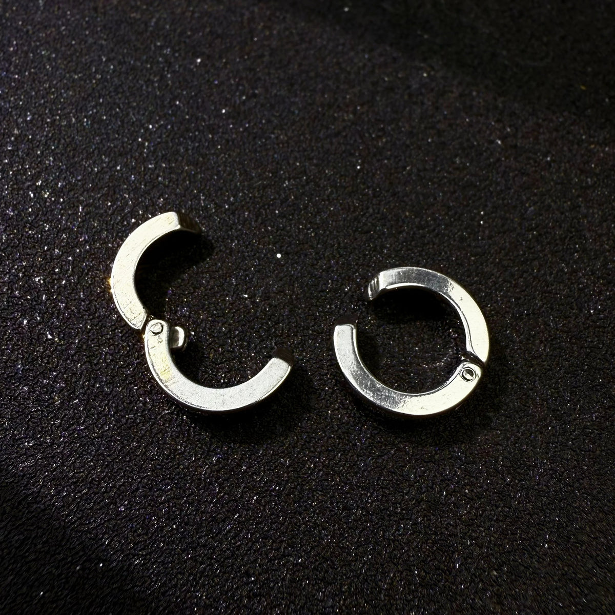 Fausse Boucle d'Oreille Homme Croix Gothique - Acier inoxydable