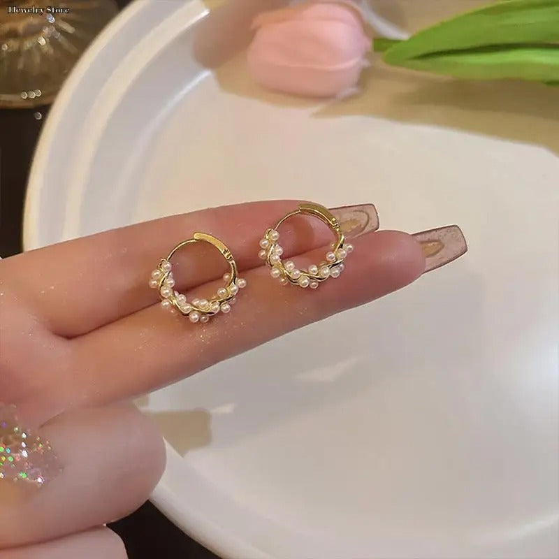 Petite Boucle d'Oreille Minimaliste